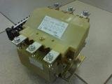 Нереверсивный вакуумный контактор КВ1-400-3 трехполюсный
