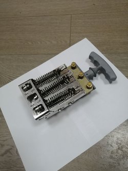 Съёмный блок в сборе на 3 щётки типоразмера 20х32х64