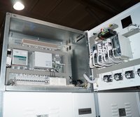 Релейные отсеки КРУ различных марок